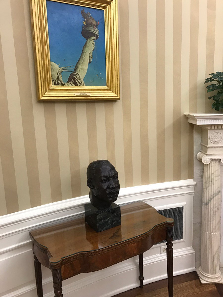 Fake News: No, the MLK bust was not removed from Oval Office