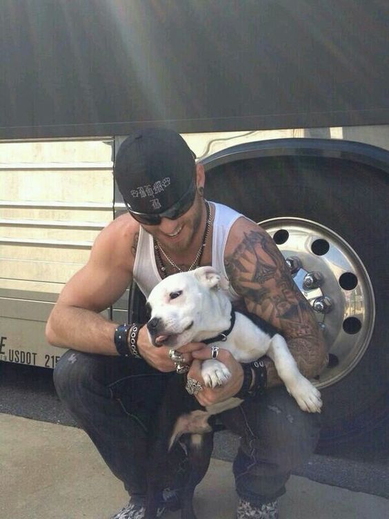 Happy birthday to songwriter, producer and country singer Brantley Gilbert.  