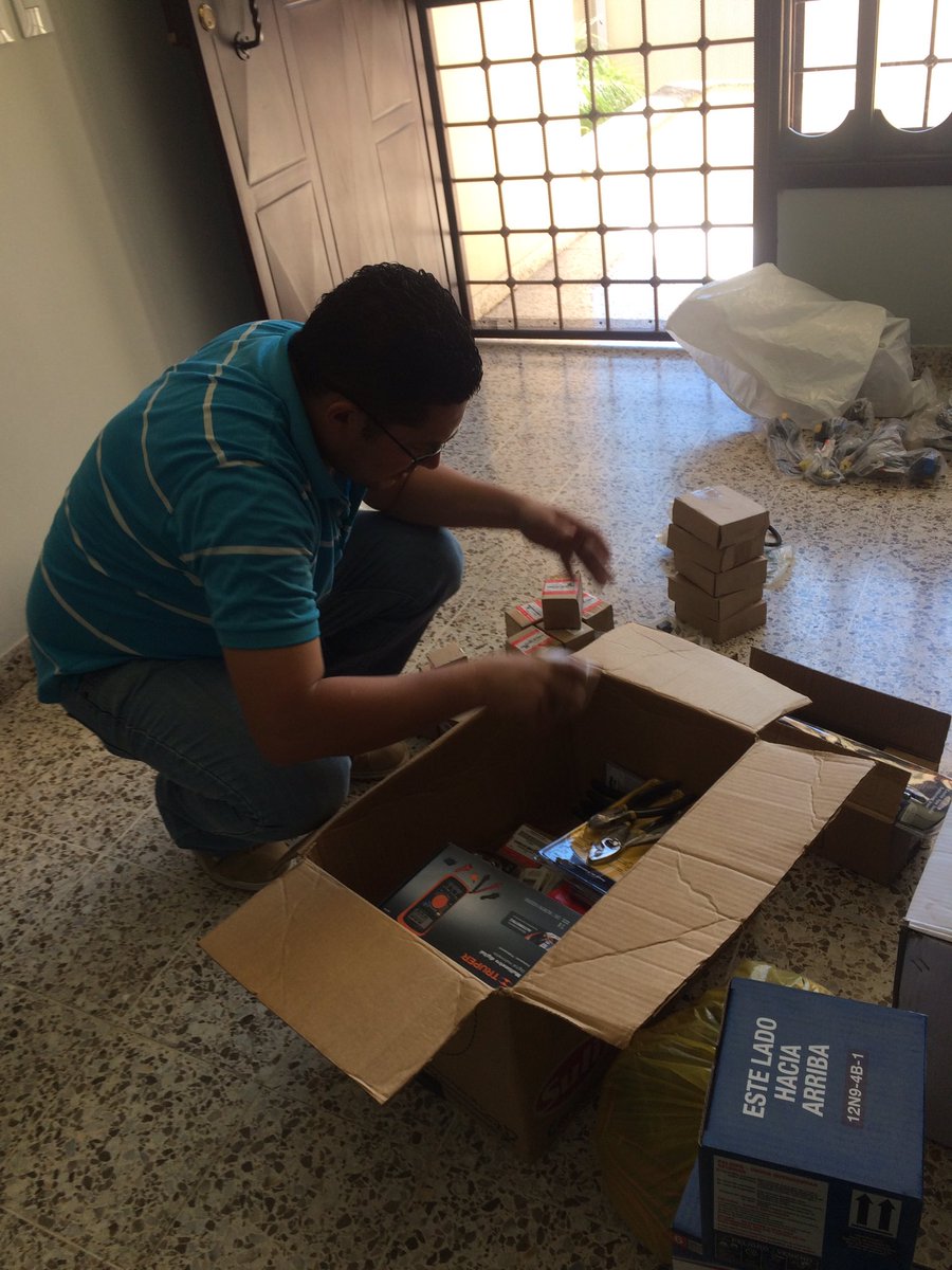 ceveua's tweet photo. Recibiendo donación de equipo para impartir el curso de Electricidad de motos por parte de Fopronh. @lenchover @soriano_mirna @CADERHN https://t.co/ZViRbubpj2