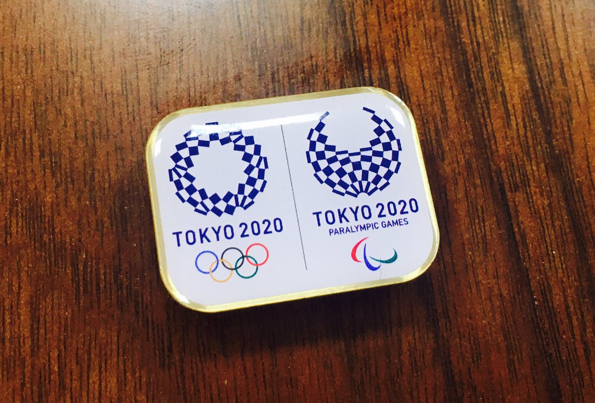 竹下郁子 on Twitter: "↓これはマグネット式の東京オリンピック・パラリンピックのバッジ。リオ五輪の引き継ぎセレモニーで着物を着る