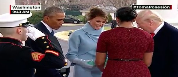ExpansionMx's tweet photo. VIDEO: Así recibe @BarackObama a @realDonaldTrump en la Casa Blanca #InaugurationDay https://t.co/unuHyMtm3Q https://t.co/ghRCFLcHak