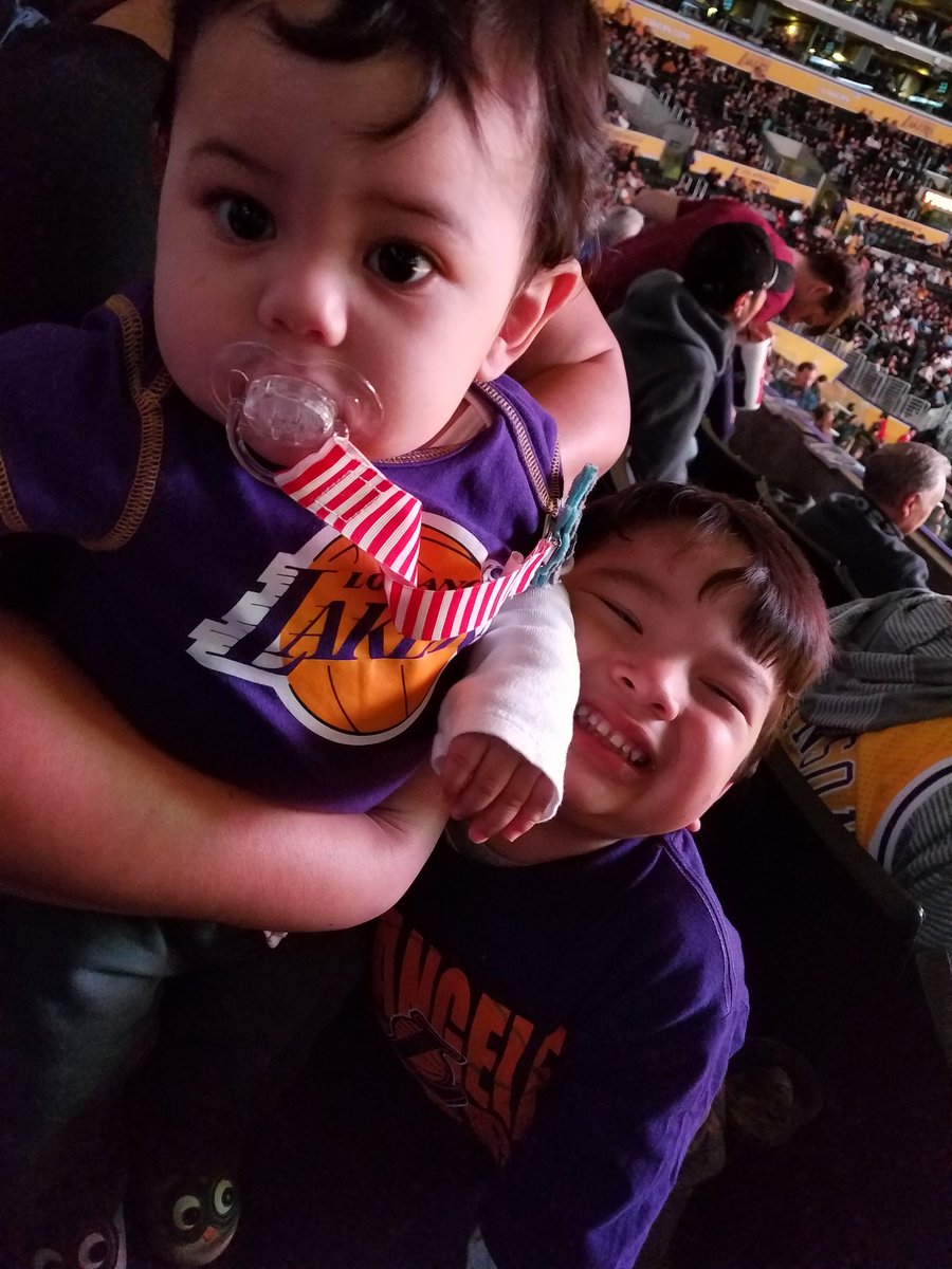 WatchBenGrow's tweet photo. My bro @watchsamgrow just turned 9 months. He now has officially spent more time breathing than swimming #HBD #nonamniotic https://t.co/mSBX0C5Ufg