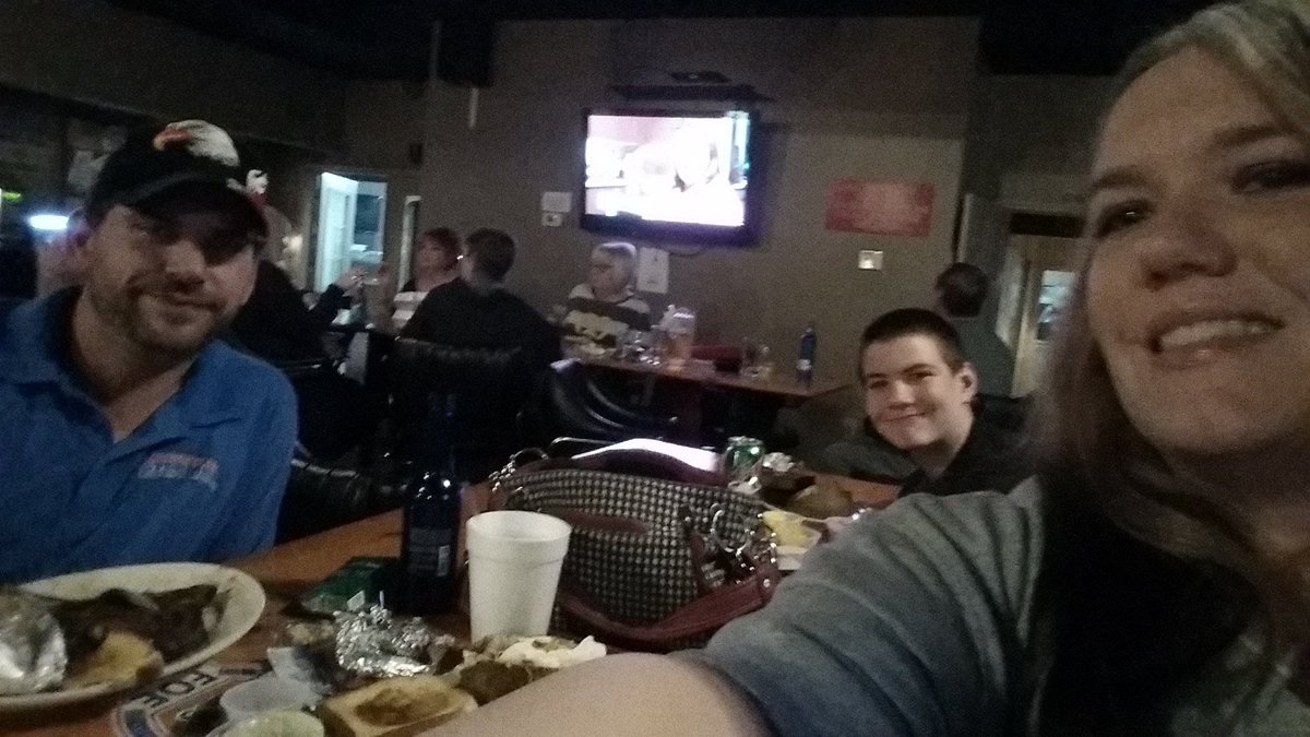 AnarchyLou's tweet photo. Steak night at the River City Eagles https://t.co/R1yoCR3Mxk