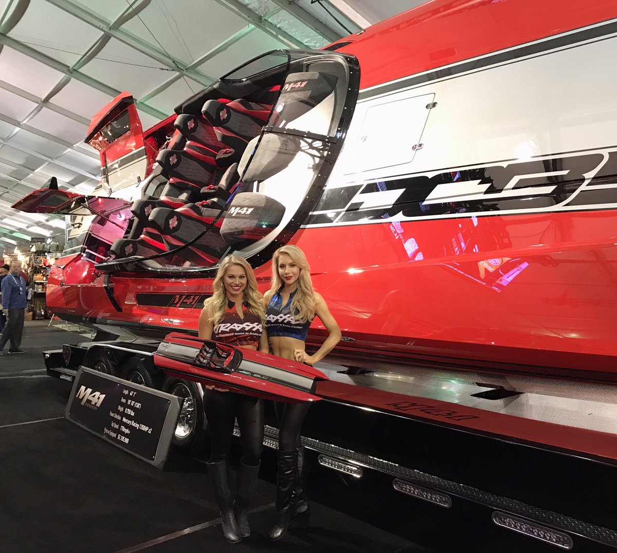 traxxas m41 red