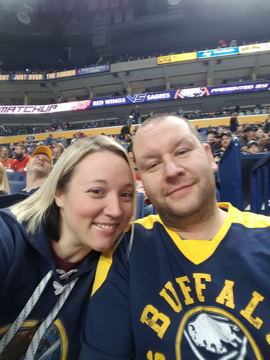 tkauf33's tweet photo. #sabresselfie  @BuffaloSabres https://t.co/SsI4KTcOG9