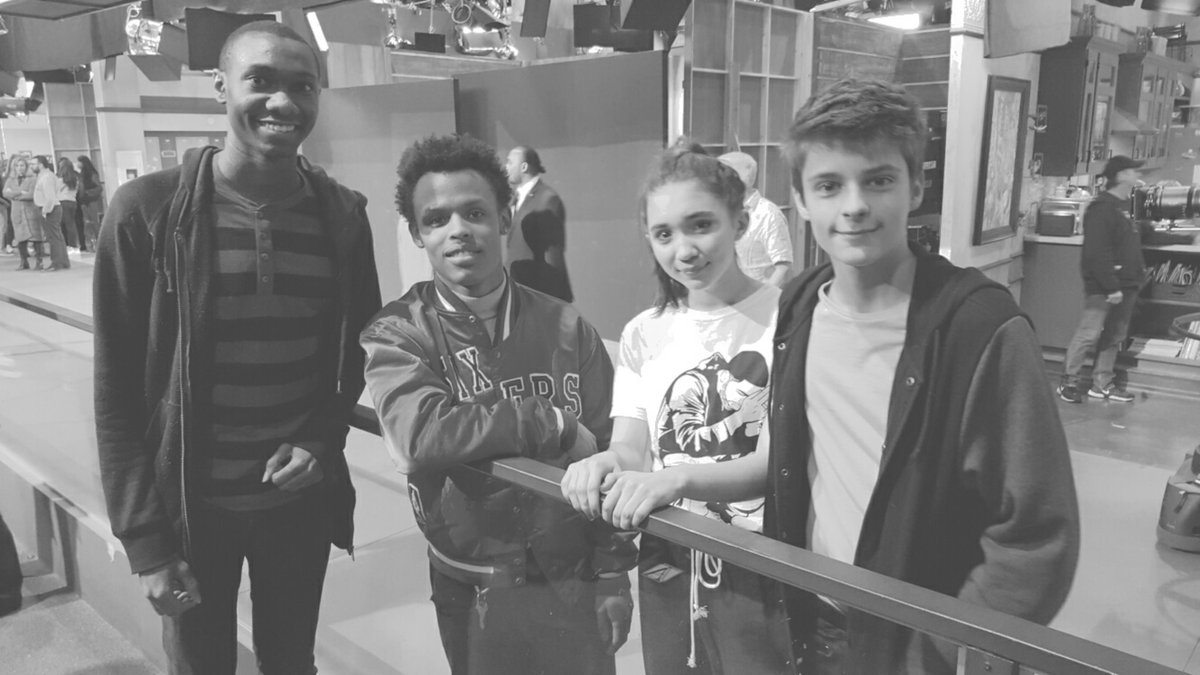 tenorbuds's tweet photo. Thank you for the characters, stories, laughs, and life lessons. ❤ You taught me to take on the world. 🌍 #GirlMeetsWorld #GirlMeetsGoodbye https://t.co/rrJbFhd1yp