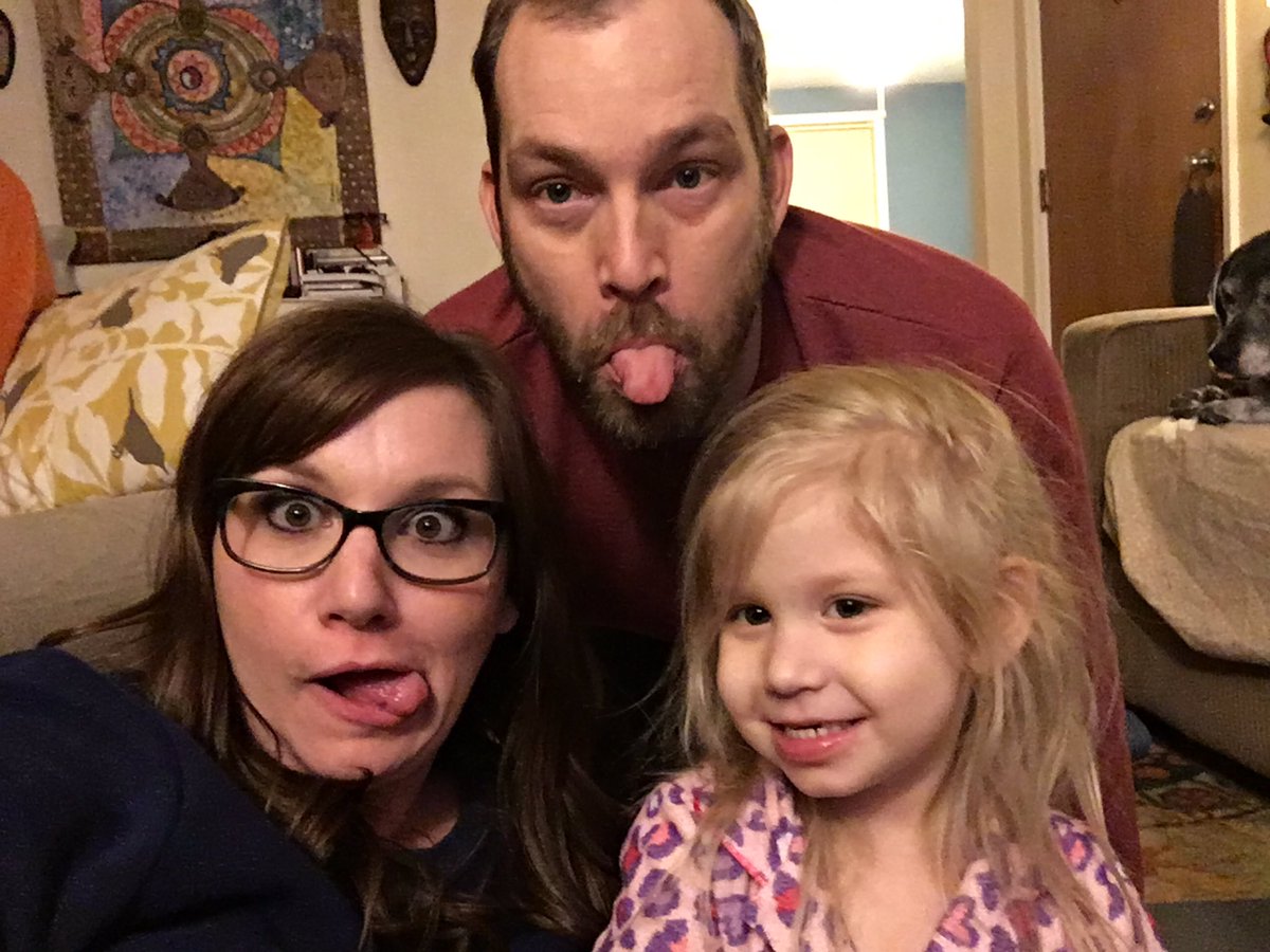 SarahSummersCo's tweet photo. Day 2 of the #DoLessExperiment! My family and spreading love matters most to me! @katenorthrup https://t.co/DBwkydHWlm