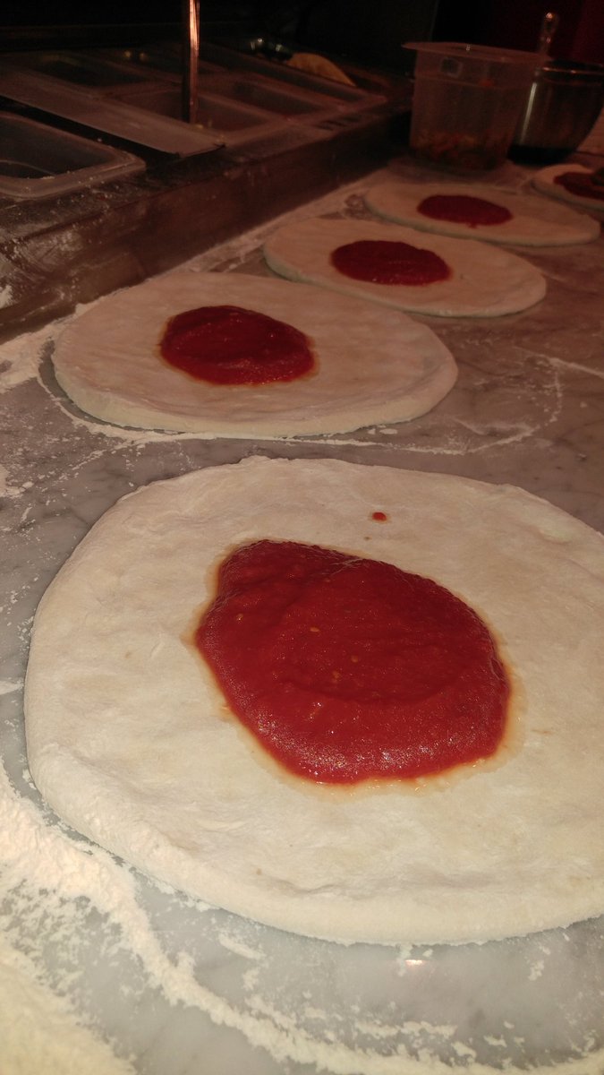LaPerlaMKE's tweet photo. Create your own pizza..... https://t.co/U0H1bQljJD
