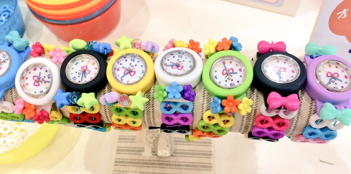 手芸センタードリーム湘南モールフィル店 トワコロンの腕時計 かわいいですよね 自分の好きな色に時計 をカスタマイズできて 税込1000円は安い