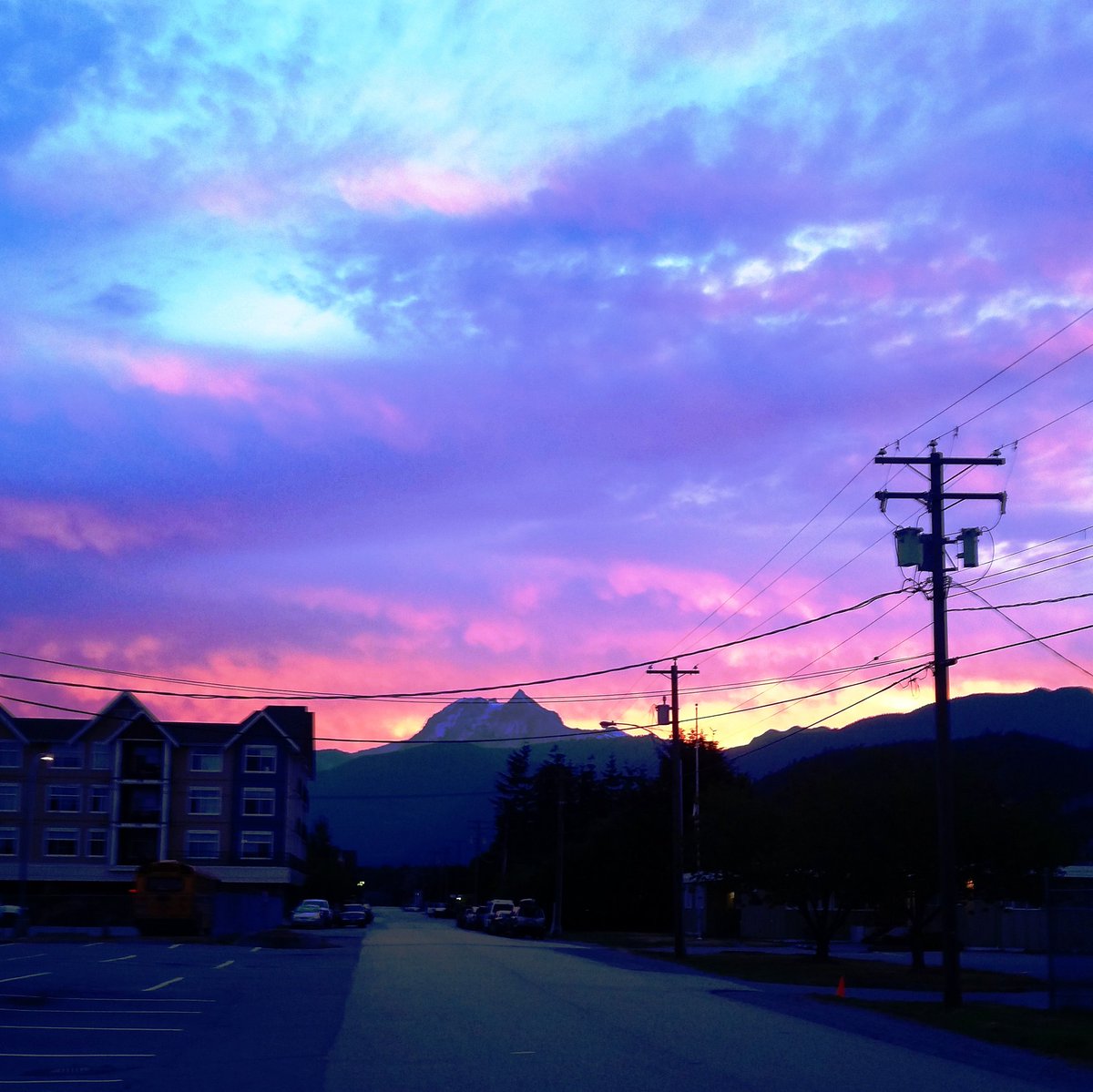ISquamish's tweet photo. #Art in #Squamish at #inspiredsquamish beginning of great things. Quick video tour https://t.co/XuFO9PyTDL #craft #vancouver #whistler #2017 https://t.co/fW8k3P0bUM