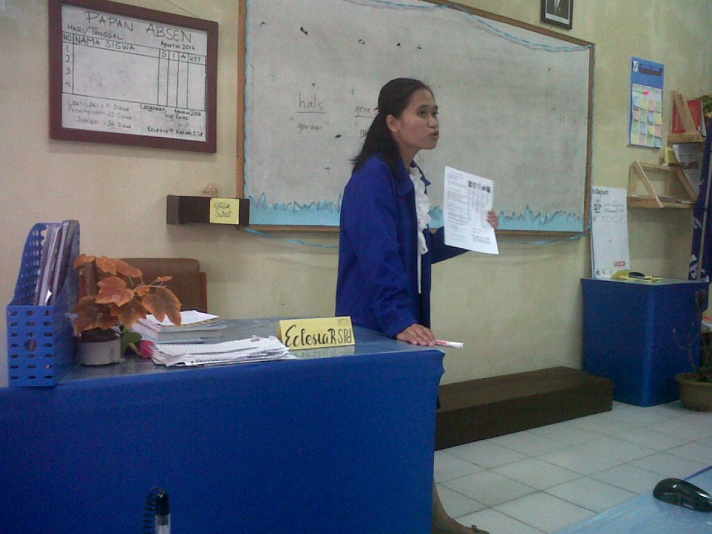 m_dianira's tweet photo. Karena guru adalah pahlawan tanpa tanda jasa, yg menjadikanku seperti saat ini ππ #PPL2 #SMAYadikaLangowan #XIIipa https://t.co/kdDFSXpOn3
