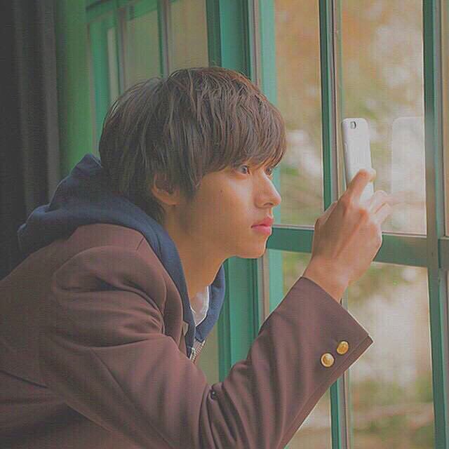 keeeeeeentoss's tweet photo. 移行したのでまたします🌹😋

#山﨑賢人 
 #賢友さんになってくれる人RT 
 #RTした人全員フォローする 
 #よければ繋がってください https://t.co/iwv2vl4AyD