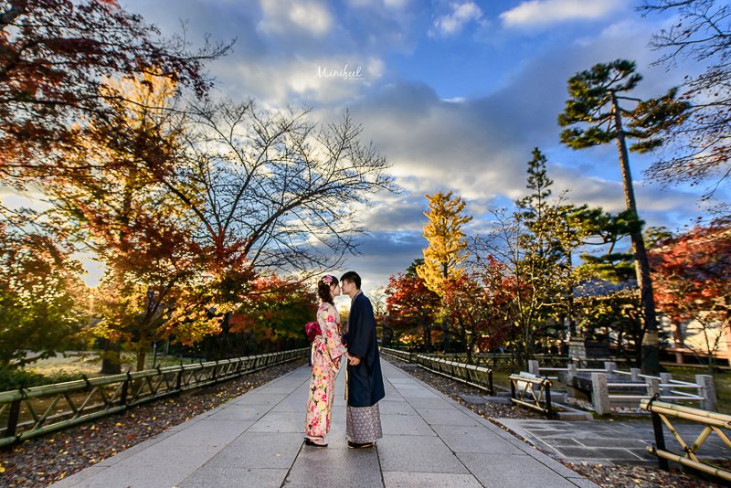 couple wearing kimono