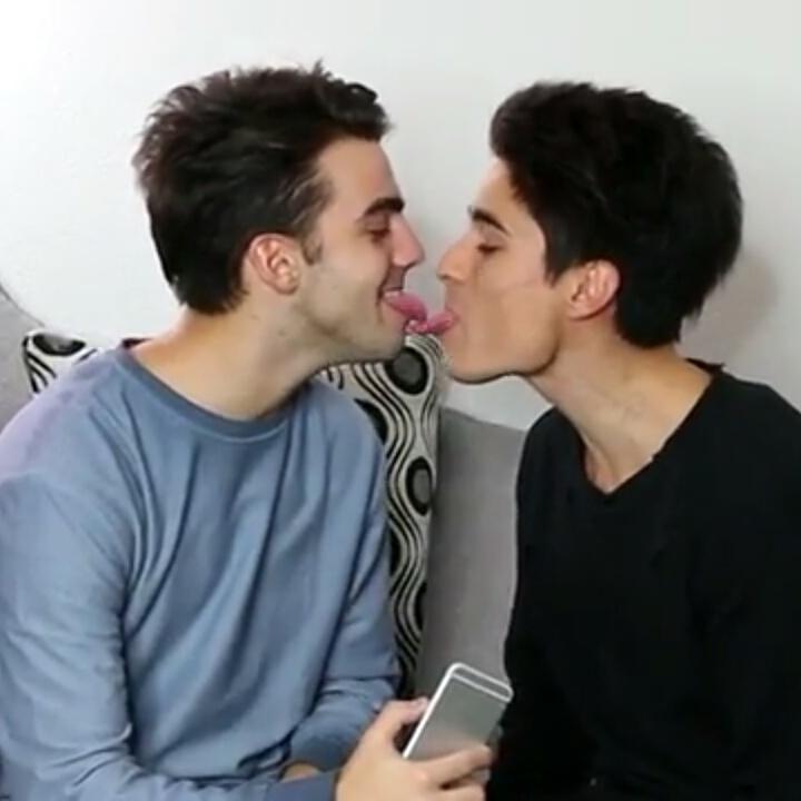 federicocalmate's tweet photo. Ese toque de lenguas me llegó al corazón
#Fathiisreal 💕
@mathisellanes @fedevigevani https://t.co/CeCstdzGuR