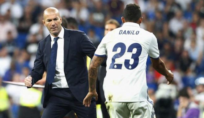 Bolanet's tweet image. goo.gl/QzBBTh - Zidane Kecewa Danilo Jadi Korban Cibiran di Santiago Bernabeu