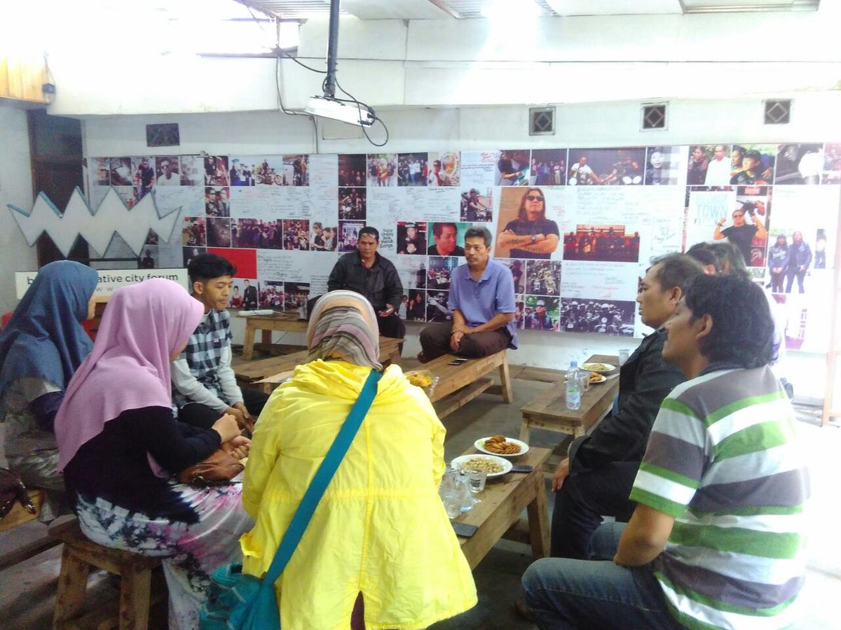 BCCF_bdg's tweet image. NOW at #Simpul: kumpul2 calon pengisi produk kreatif .bdgStore, dikoordinasi oleh @simpulinstitute