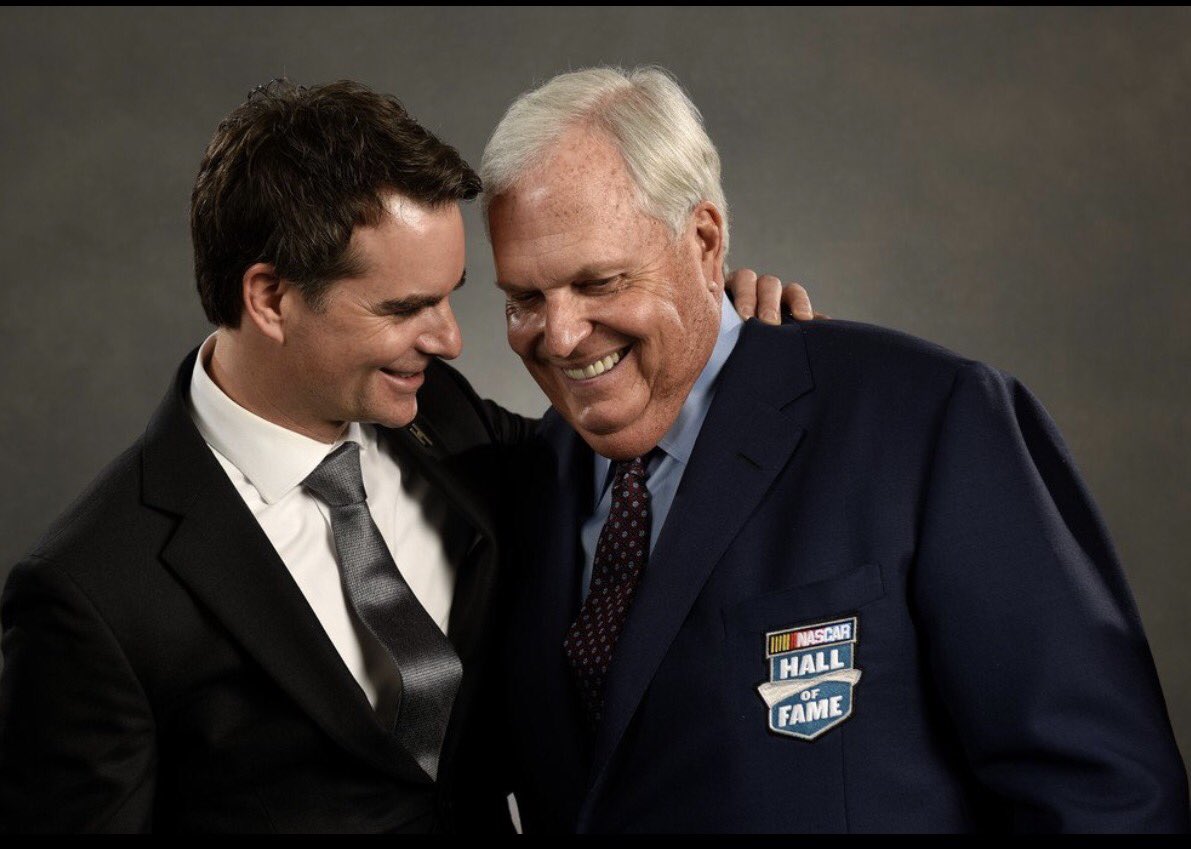 JeffGordonWeb's tweet photo. Was an honor to be a part of the @NASCARHall inductions this evening especially proud of the best boss &amp; friend imaginable Rick Hendrick. https://t.co/s3DsBL07PY