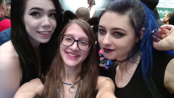 Got to meet the beautiful @Ledabearxox and @Jade_Skyee today~! I'm an awkward nerd :D ❤❤ https://t.c<a class="tags" target="_blank" title="On Twitter" href="/?out=eyJ0eXAiOiJKV1QiLCJhbGciOiJIUzUxMiJ9.eyJpYXQiOjE3MjE5MjA1NjcsImlzcyI6InR3cG9ybnN0YXJzLmNvbSIsIm5iZiI6MTcyMTkyMDU2NywiZXhwIjoxNzUzNDU2NTY3LCJyZWRpcmVjdF91cmwiOiJodHRwczovL3R3aXR0ZXIuY29tL0xlZGFiZWFyeG94In0.ZUnYApmFh4TQO22XKv6WyGo3UIWwFZ8TYSzoDWBUHnelvpmfasDVLWOw0gmDrHVKgWNw5tSR6JXfaeFGtDdOug">@Ledabearxox</a><a class="tags" target="_blank" title="On Twitter" href="/?out=eyJ0eXAiOiJKV1QiLCJhbGciOiJIUzUxMiJ9.eyJpYXQiOjE3MjE5MjA1NjcsImlzcyI6InR3cG9ybnN0YXJzLmNvbSIsIm5iZiI6MTcyMTkyMDU2NywiZXhwIjoxNzUzNDU2NTY3LCJyZWRpcmVjdF91cmwiOiJodHRwczovL3R3aXR0ZXIuY29tL0phZGVfU2t5ZWUifQ.WYCk-YOxeFMj8wYB5CRw5zkv0-HZ69A4QOvwRMBflPT1ctUvUVgghHQzMbOOrzcT1y7NKyuYyhxFdc6sCl3Mvg">@Jade_Skyee</a>