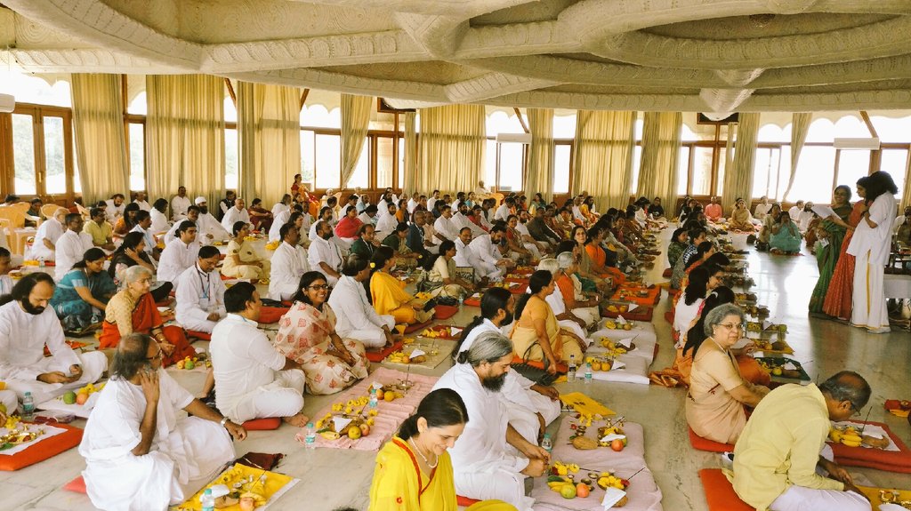 Sahaj Teachers Meet started with Guru Pooja in the auspicious guidance ...