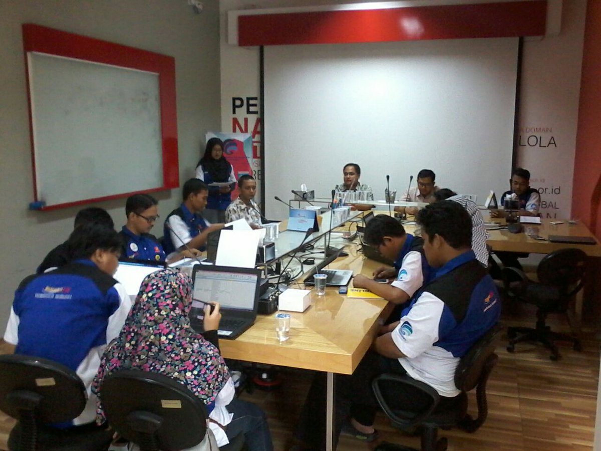 fajar_yes's tweet photo. selamat menuaikan #Rakercab utk @RtikTangerang semoga hasilnya keren dan mohon hasil nya nnti di share yah. cc. @RelawanTIK https://t.co/EdVT53cSjK