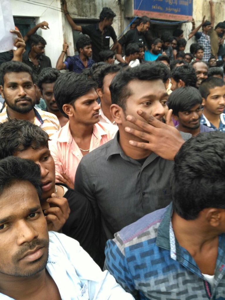 மன்னை சாதிக் tweet media