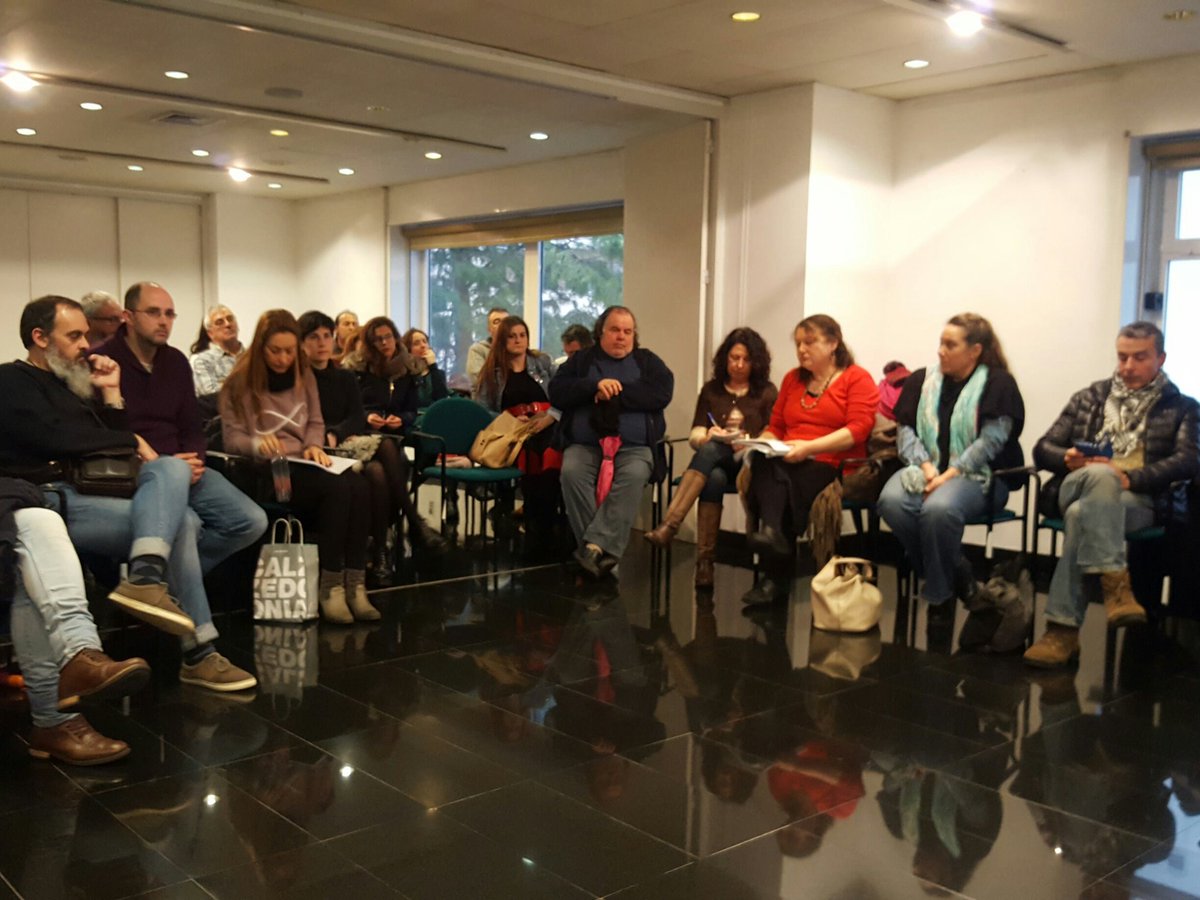 sanaviron_cba's tweet photo. Ya comienza #atarseloscordones en #Palma #IllesBalears con @pnique https://t.co/a8HQwybOqE