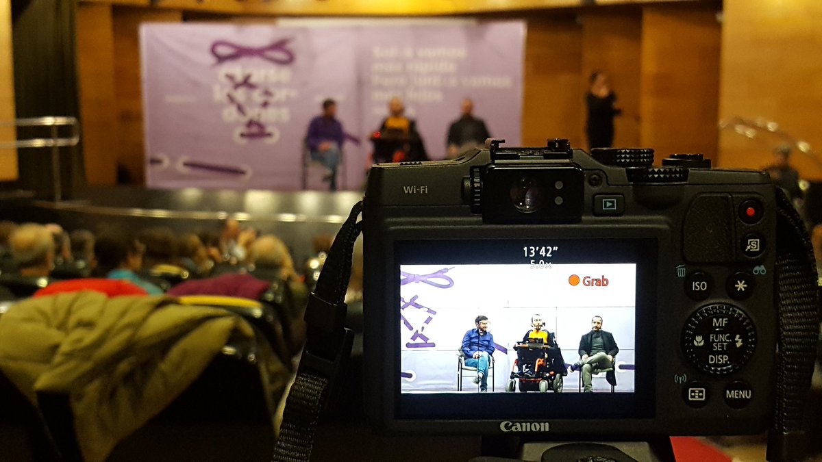 sanaviron_cba's tweet photo. Ya comienza #atarseloscordones en #Palma #IllesBalears con @pnique https://t.co/a8HQwybOqE