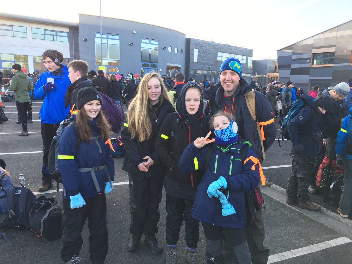 BisphamExpESU's tweet photo. "Scouting for Girls" are ready to go! #Moonlight17 @OrmskirkScouts 👍 https://t.co/tCVfQGHwTJ