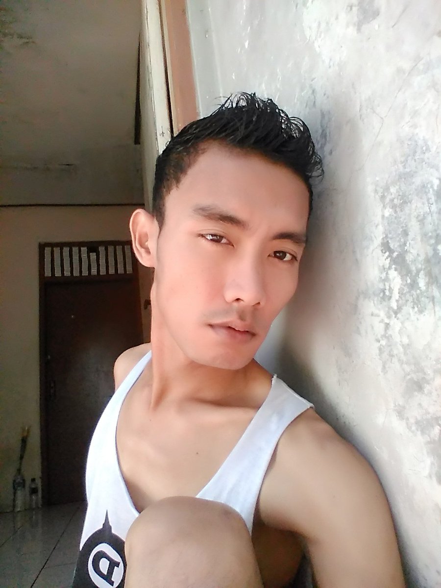 ArisPijitBOGOR1's tweet photo. Open jasa'pijit Fulbodiy dan sensasi hot Aris pijit hot Bogor 089527506770 https://t.co/bTvbwoEh4C
