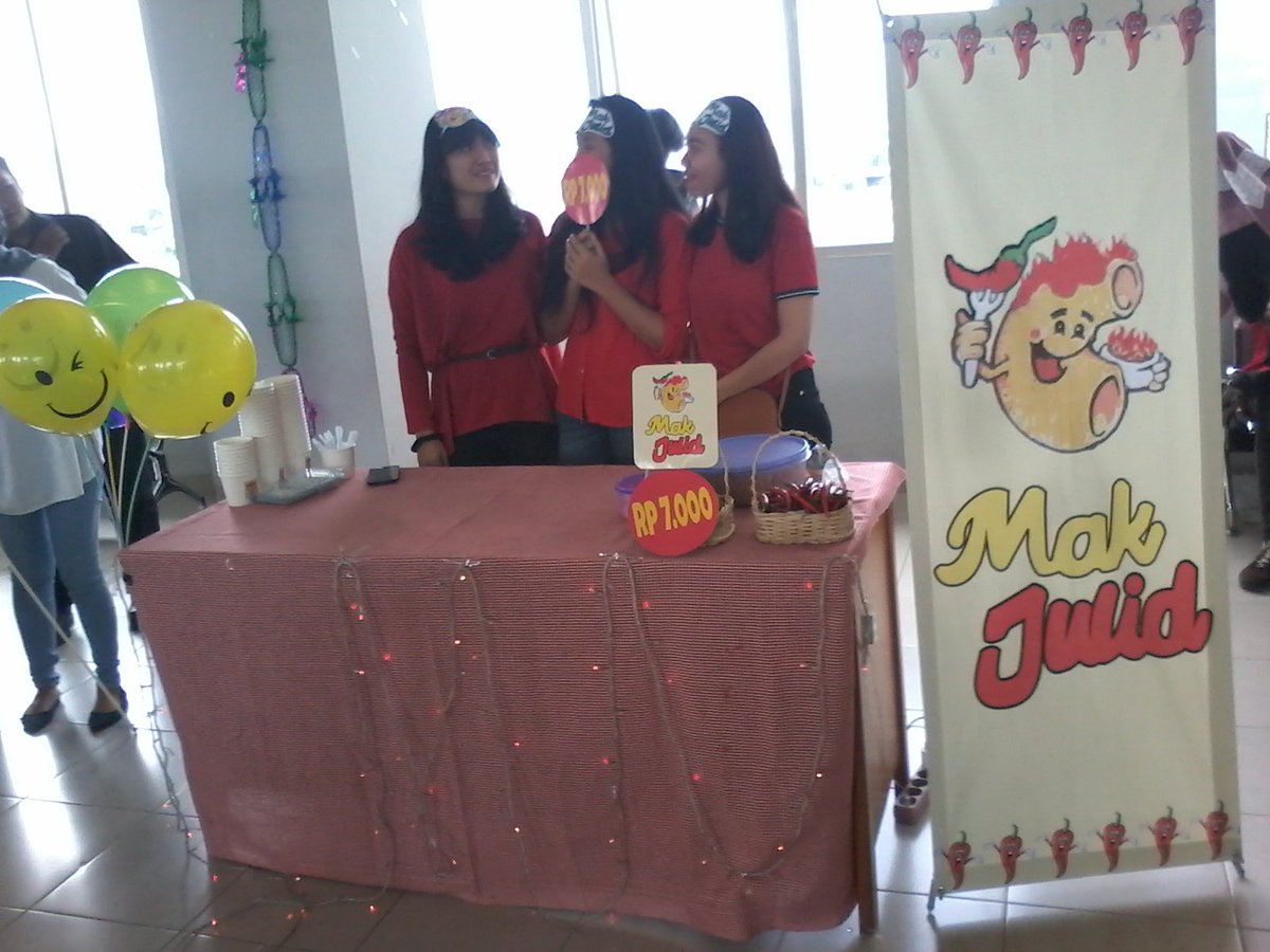 PotabugaCookies's tweet photo. Macaroni mang julid nya nih cuma 7k aja pedes nya mantap loh yu ke gd baru lntai 1 #Bizday2017 #digmarkstiekesatuan https://t.co/2HgfYb3CLt