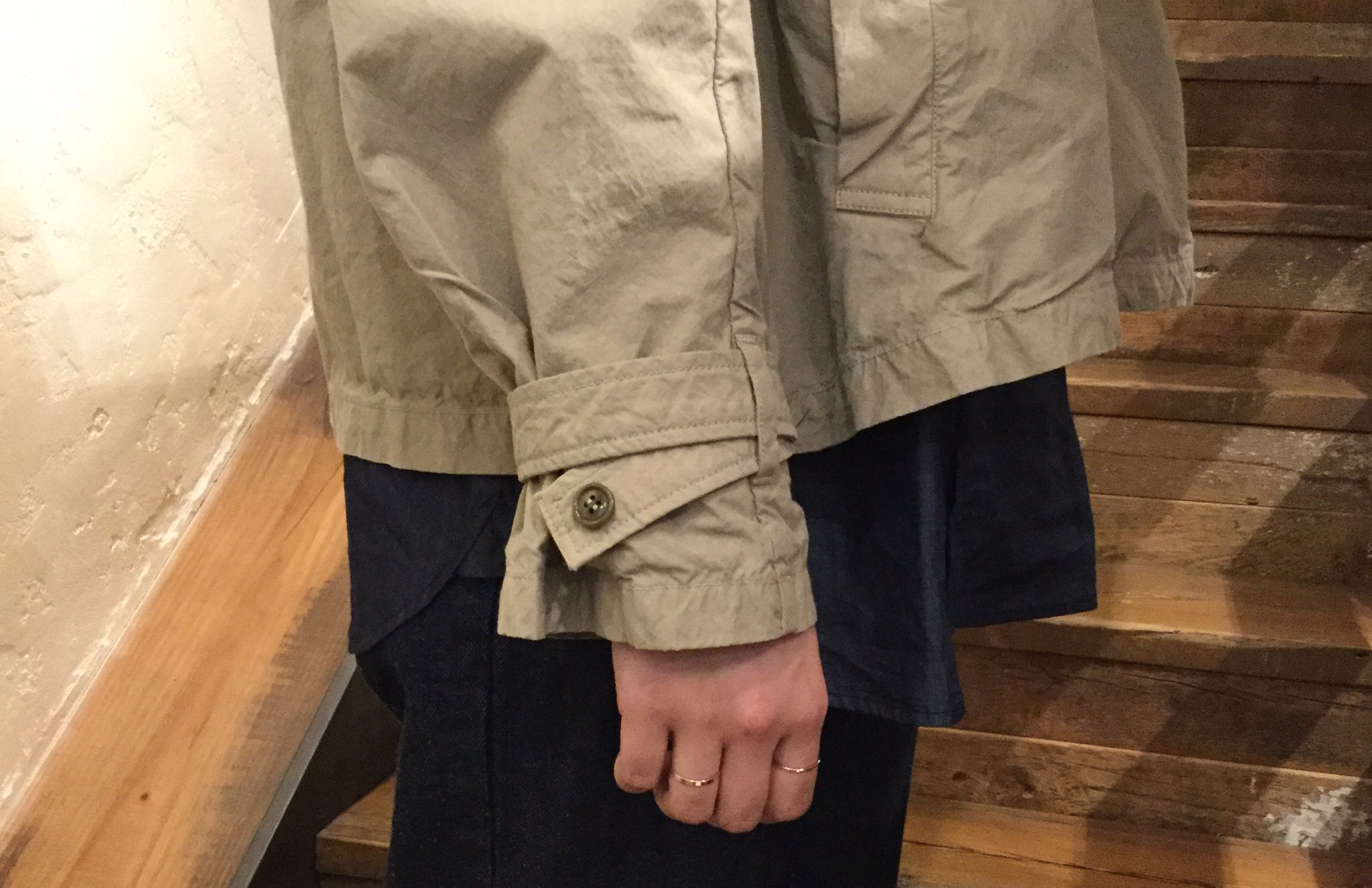 美品○ネストローブ スーピマコットンショートトレンチ
