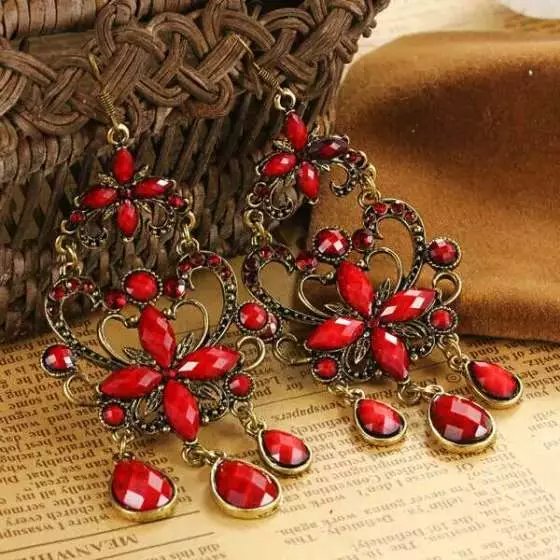 Dibs on this gorgeous red pair? Grab it now! Visit shopo.in/ishanikaushal
#Shopoholic #Shopotime #Earrings #Longearrings #Danglers