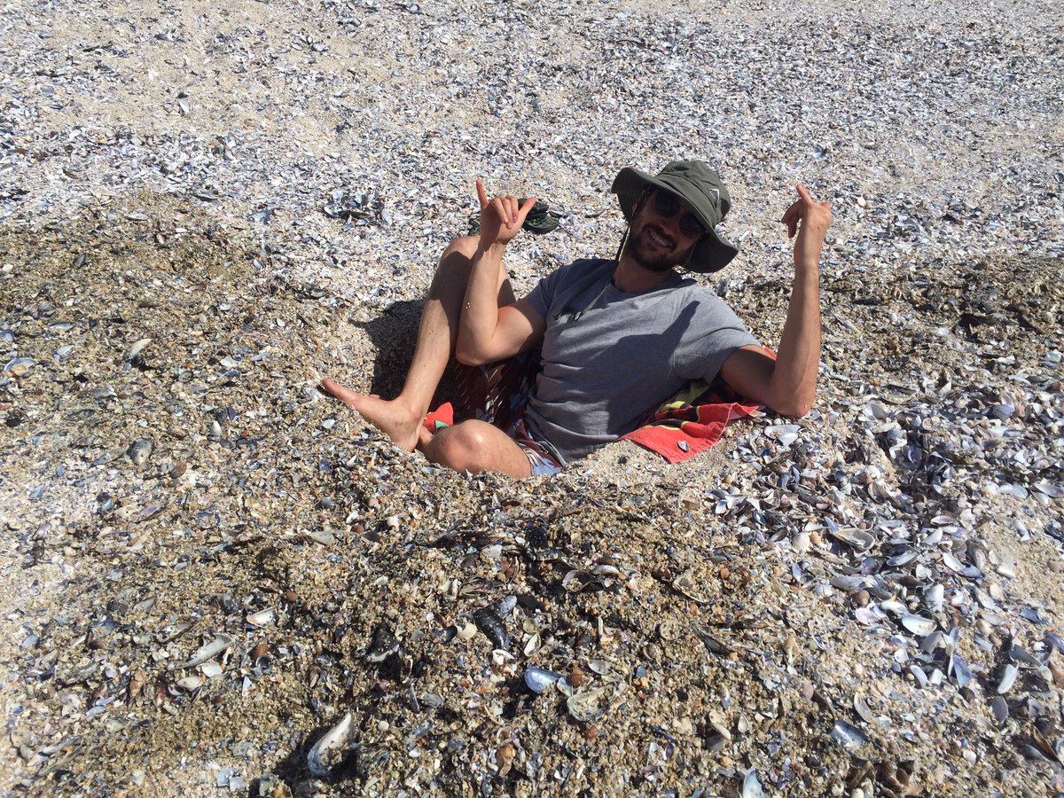 JohnnyGunFilms's tweet image. Conducting extensive research on our shots. #itsarealjobmom