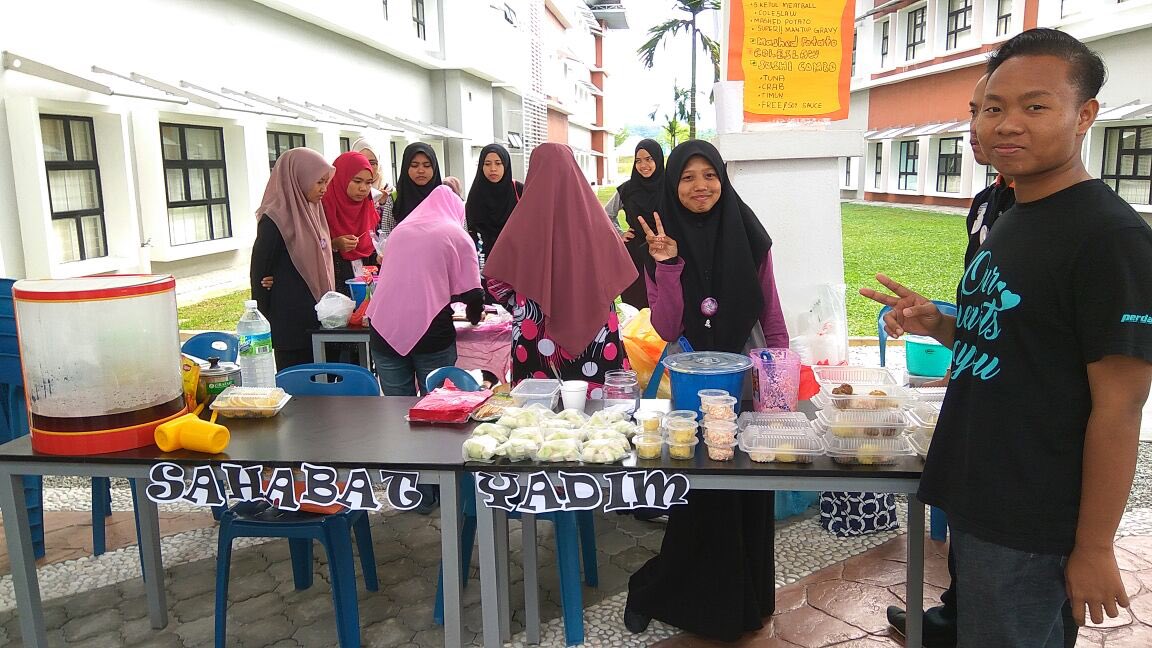 syadim_tapah's tweet photo. Cepat- cepat datang ke booth Sahabat Yadim semperna FEST. SENIS anjuran @SEMOtapah .. macam2 kami jual https://t.co/EcLr5UKPaV