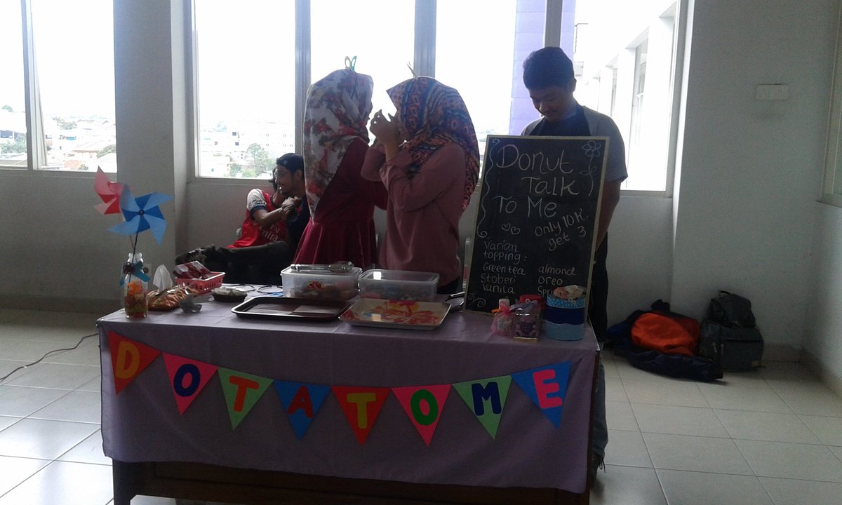 cuppa_pudding's tweet photo. Donut yahud ni banyak varian rasa loh yuk cobain:3 only 10k get 3! #Bizday2017 #digmarkstiekesatuan https://t.co/jgJZW0Tu9X https://t.co/ios7EFqCl9