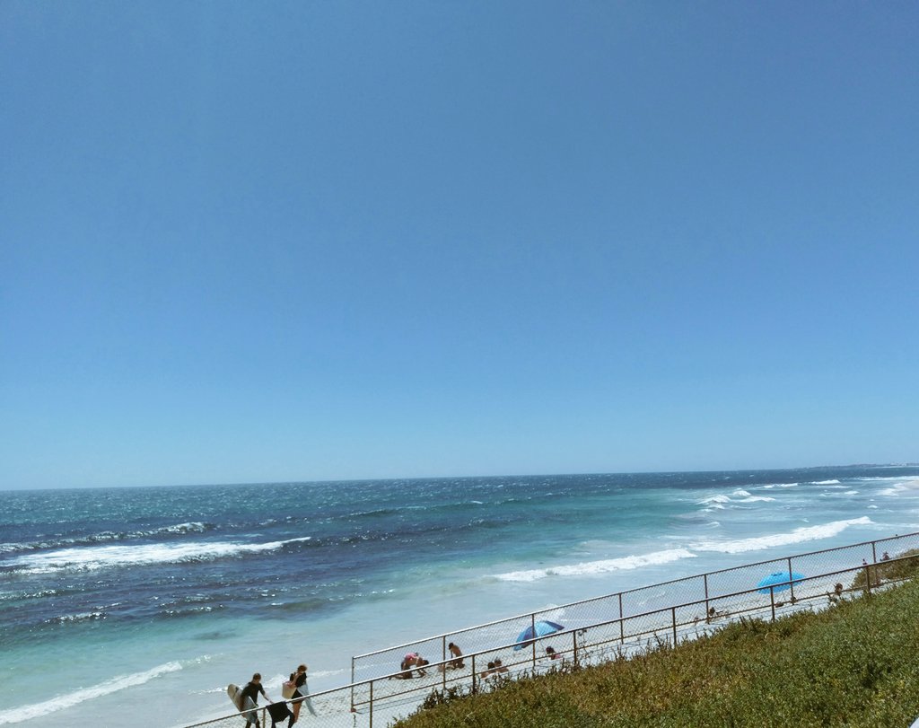 rheamareey's tweet photo. Perth today!! Best day to have a day off 👌 ☀🌊 #perthbeach #mettamspool https://t.co/1DYf1DJ8hf