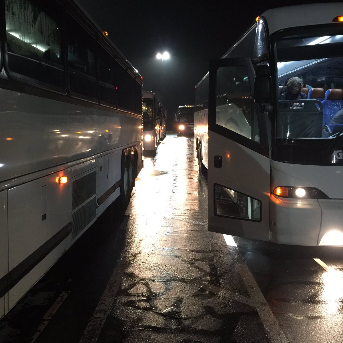 SGilbertPhoto's tweet photo. Nasty women roadtrippin' #Solidarityagainstmisogy #WomensMarchOnWashington #oakparkil #ineedtobrushmyteeth https://t.co/wmLp9U3loD