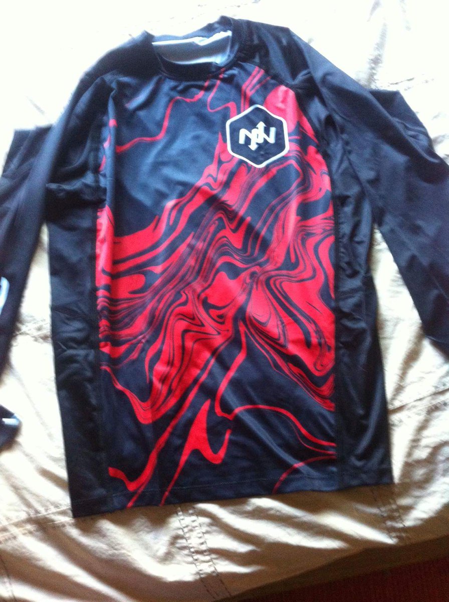 youwillPEAK's tweet photo. #onnit has got awesome friggen #apparel. #Lookgood #feelgood #traingood. This came to me in the mail this morning ! https://t.co/ddvRrPdyw0