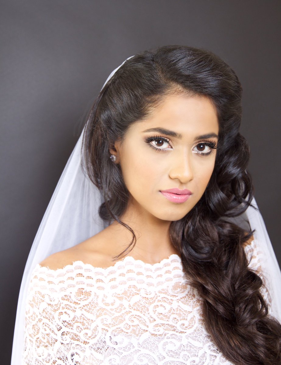 makeupshots's tweet photo. @bellamihair #LillyHair Mochachino Brown (1C) hair Extensions 
#uae #dubai #ajman #uaq #rak #abudhabi #sharjah #Fujairah #bellamihair https://t.co/Hhw7x2g93U