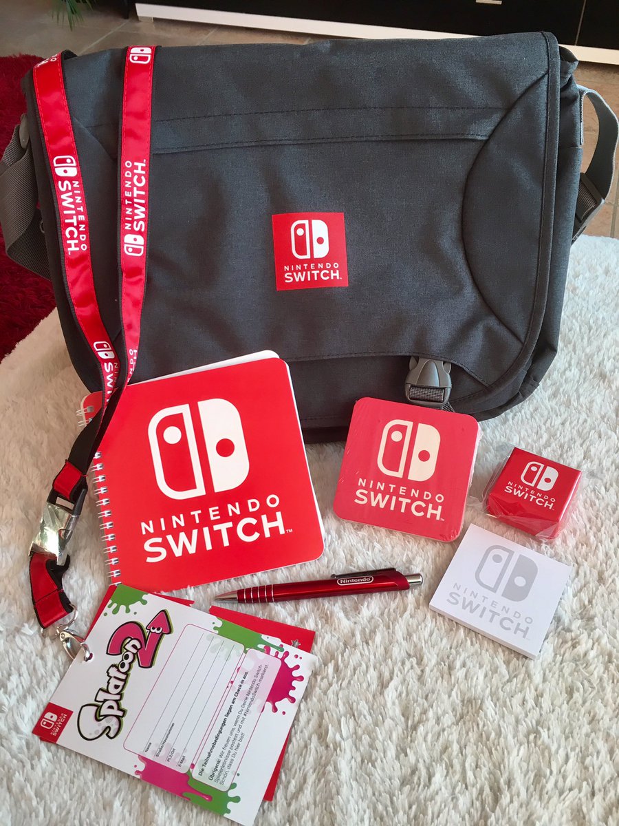 SaiBot444's tweet photo. Das gabs auf dem #SwitchEvent 🤗 Mega cool einfach nur! Und ich liebe das Nintendo-Rot! 😍#nintendosammlung https://t.co/S3CA60i9Ms