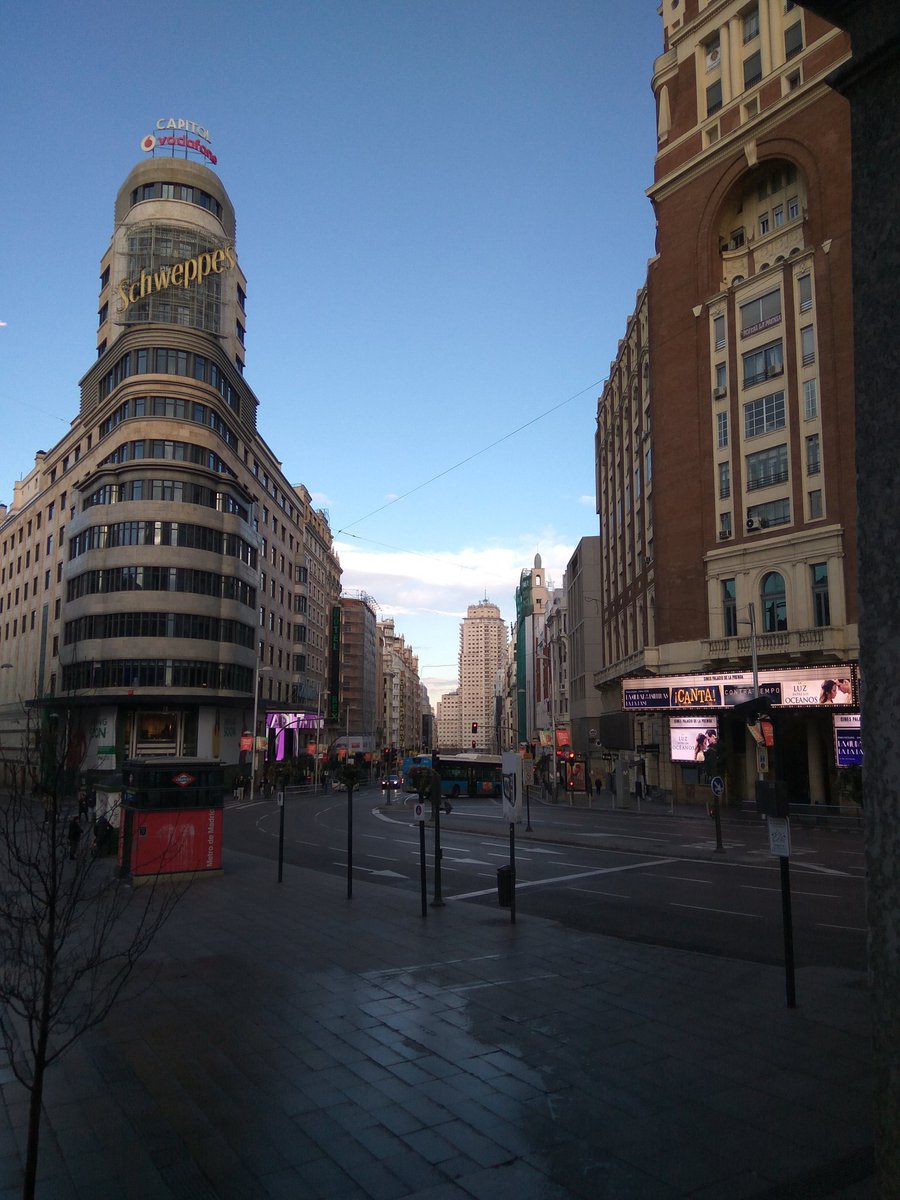 JaviiRonda's tweet photo. Hoy toca sesión de fotos #startup #elearning #equipo #inserver https://t.co/GqLtViUL2T