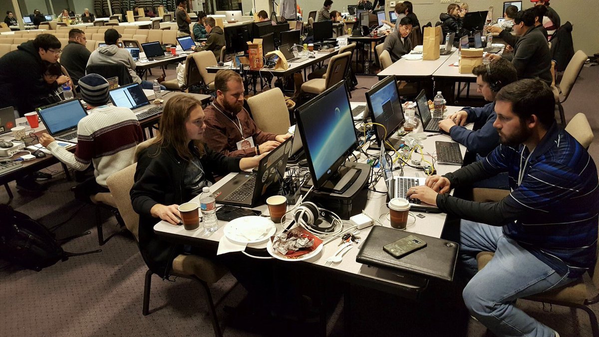 ValleyHackathon's tweet photo. Working hard or hardly working? https://t.co/OdDT7Pur1O