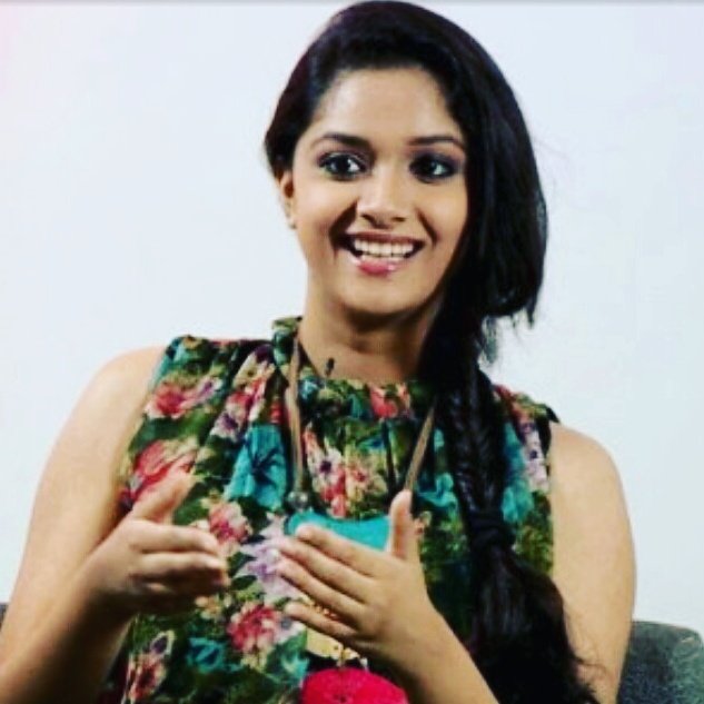 KeerthyySureshh's tweet photo. @KeerthyOfficial During Geethanjali Movie Time 💜😍
#KeerthySuresh https://t.co/btpWyrsFlj