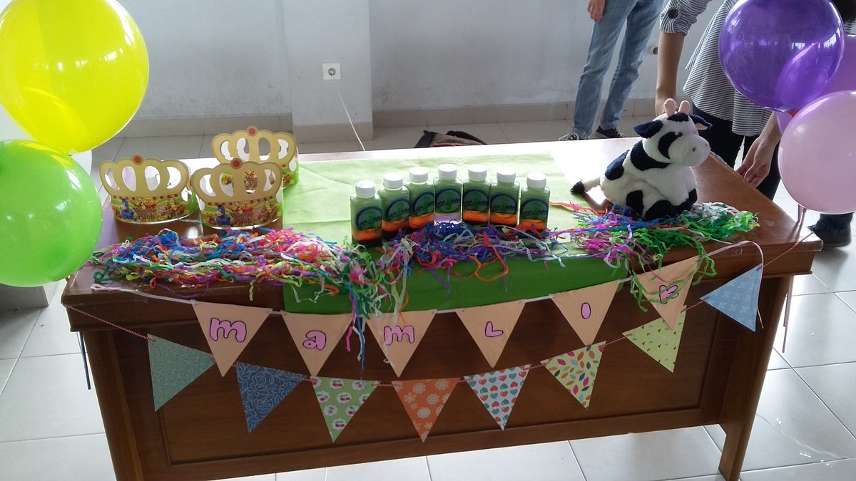 restogawl's tweet photo. Berikutnya adalah mamilk susu dengan campuran buah dan sayur, segera dapatkan di @stiekesatuan gd baru lt1 #bizday2017, #digmarkstiekesatuan https://t.co/QAyPqpm6sv