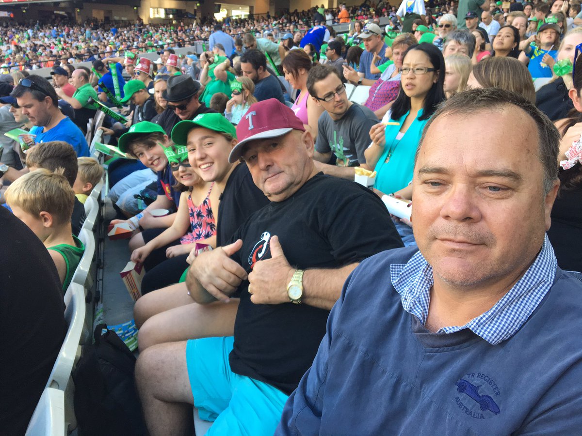sonjacuce's tweet photo. #gostars family time @MCG  @BBL starsvsixers https://t.co/Ld99al20wT