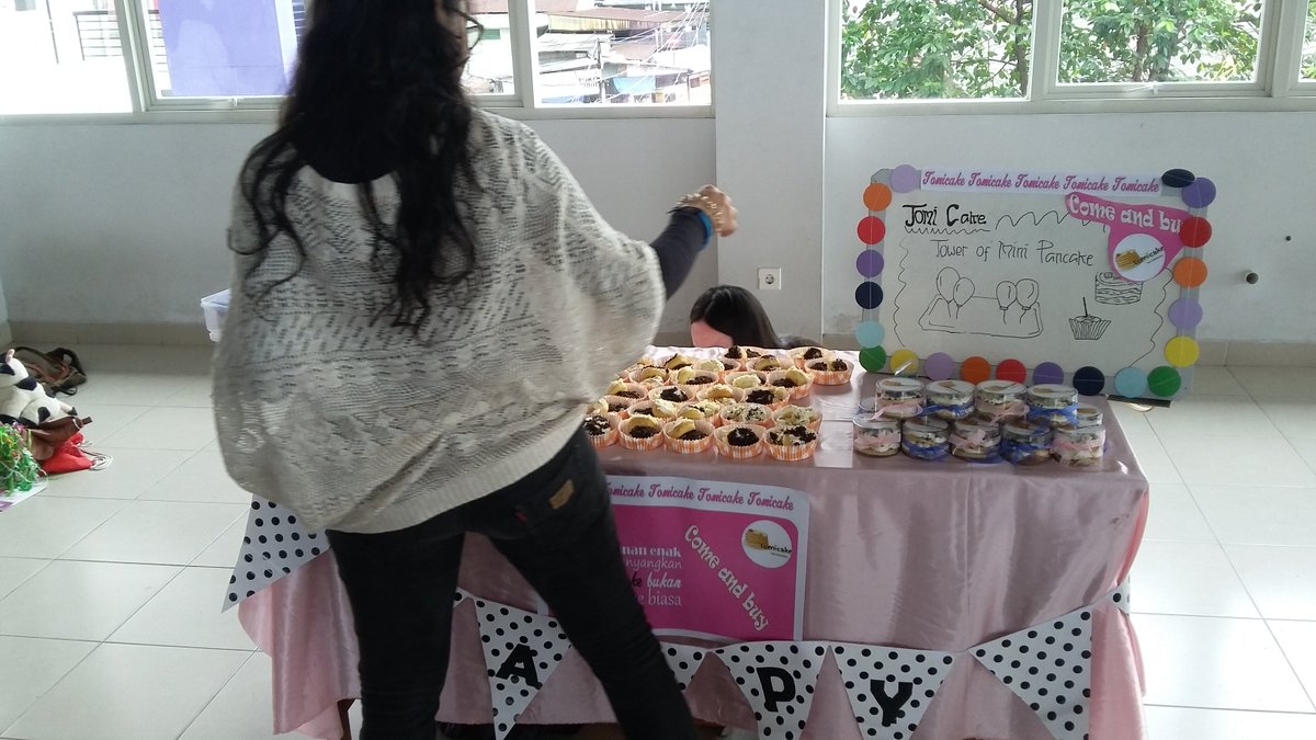 restogawl's tweet photo. Berikutnya adalah tomi cake mini pancake lezat dan gurih, segera dapatkan di @stiekesatuan gd baru lt 1 #bizday2017, #digmarkstiekesatuan https://t.co/0czCKu51cu