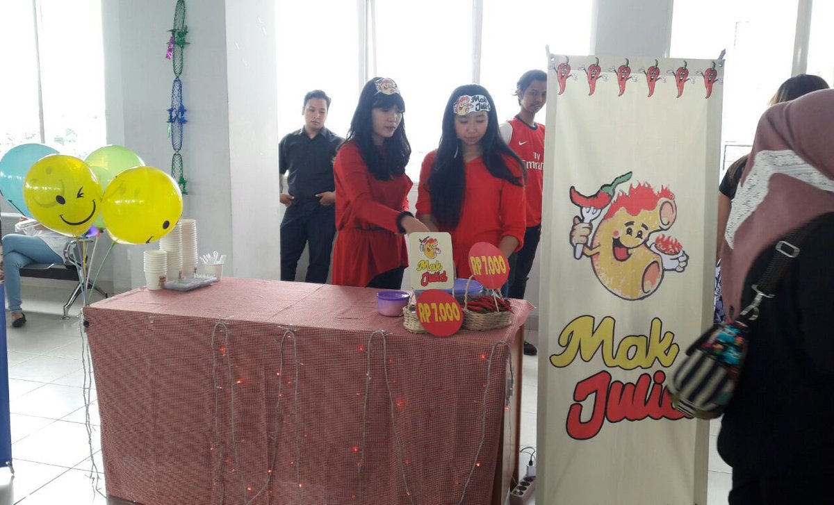 FashionJupe's tweet photo. Yg suka pedas kita jual Mak julid(makaroni)7k jgn ngaku suka pedas klau blm nyobain Mak julid #bizday2017 #digmarkstiekesatuan  @mulmubarak https://t.co/cLYBPVjcAf
