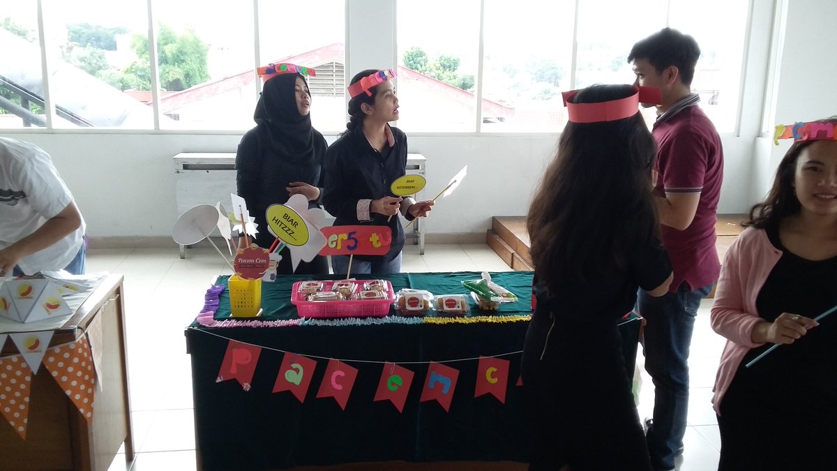 restogawl's tweet photo. Berikutnya pacemcem parcel macem" yang jelas bikin nagih lah, segera dapatkan di @stiekesatuan gd baru lt1 #bizday2017, #digmarkstiekesatuan https://t.co/rJ2mpf5eaU