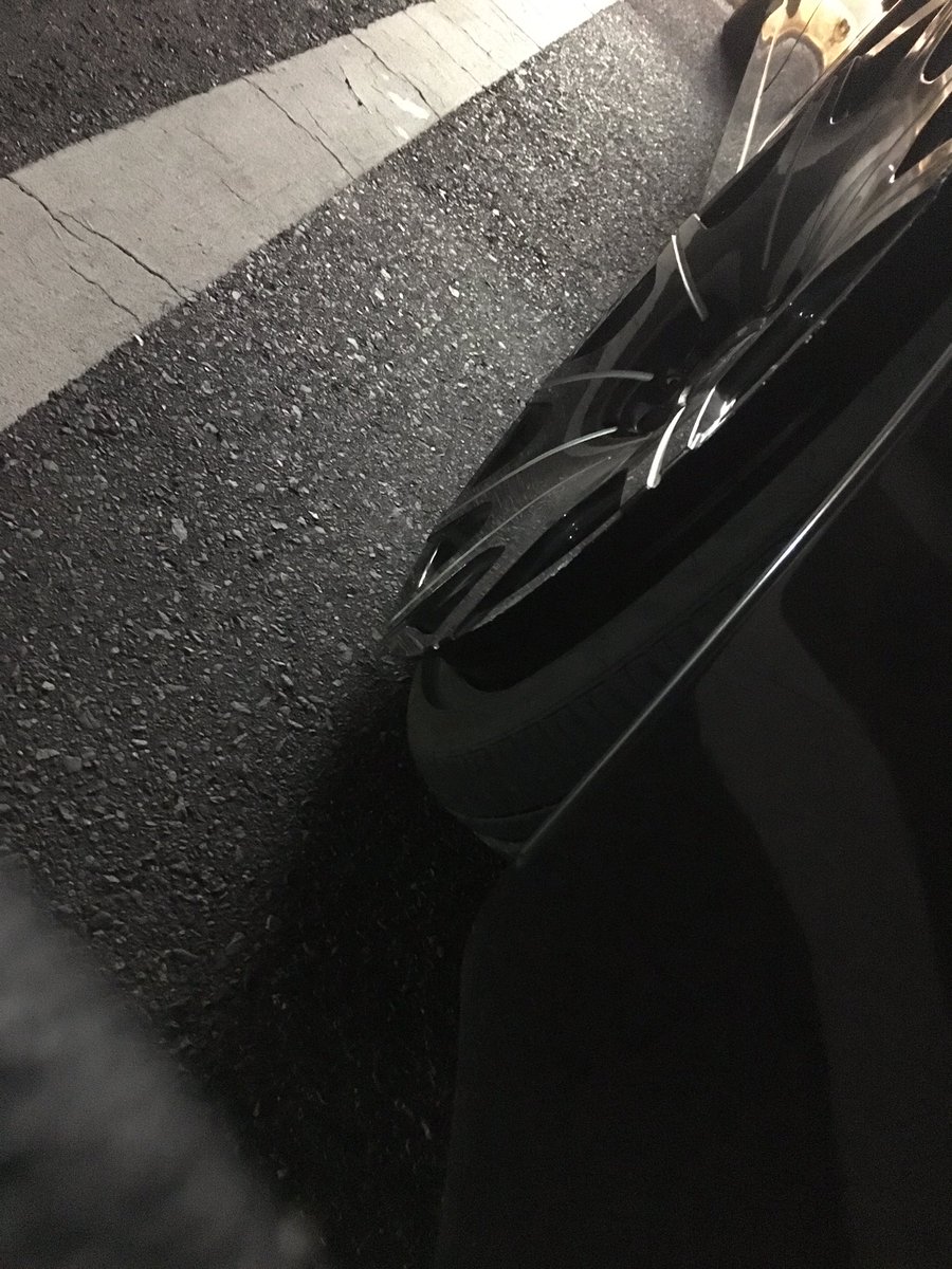 mjst0524's tweet photo. 車屋いって応急処置してもらって
か〜えろって呑気に思ってたら
帰りにカタカタカタ
ん？
コンビニ寄ったら次内っ替にタイヤ引っ込みやがったw
ホイール出過ぎててクソワロタ(爆) https://t.co/dmF4bvQp8I