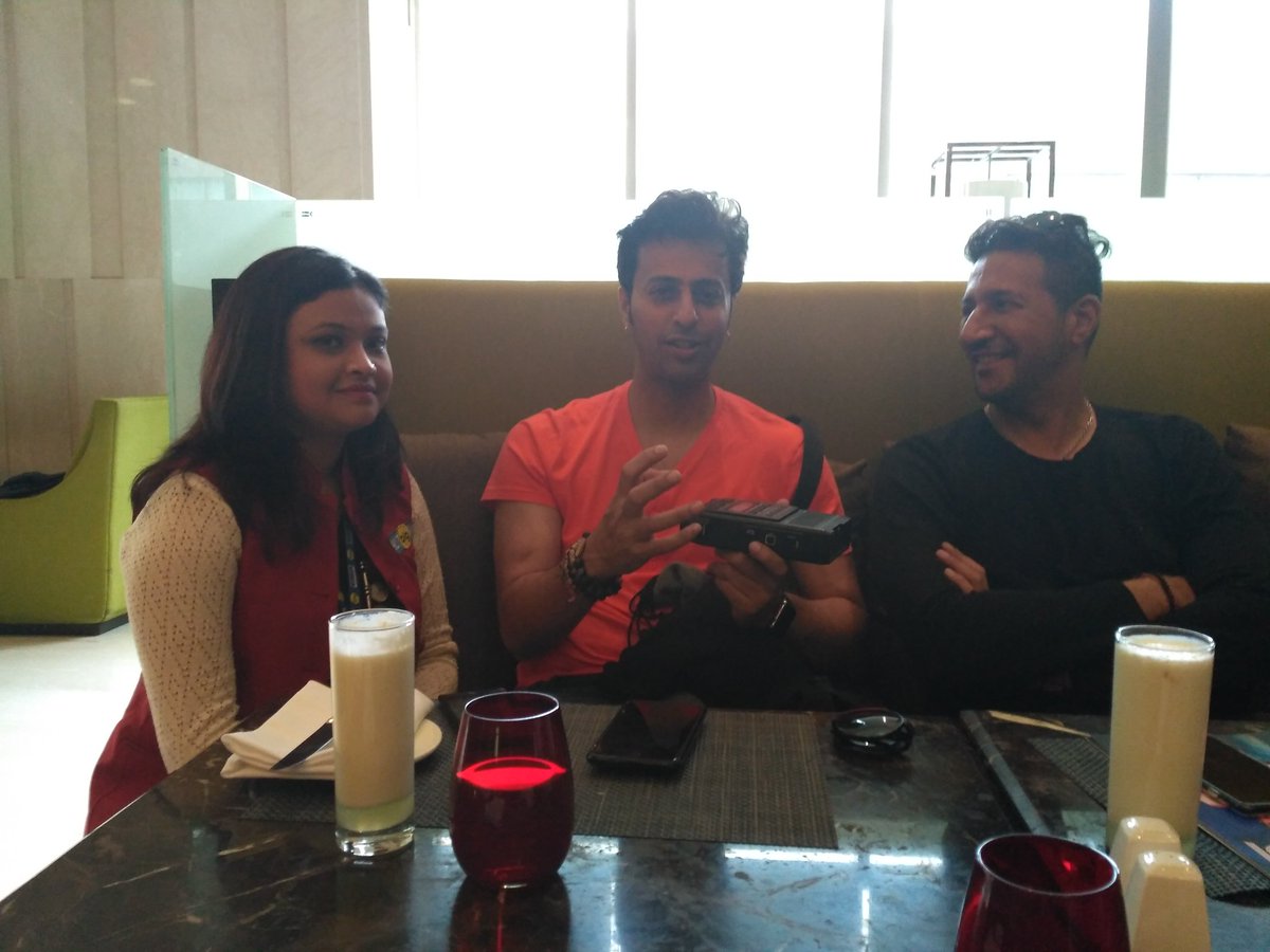 RjAaliya's tweet photo. @salim_merchant  @Sulaiman will be in fullvolume soon #lovemycity @RjAaliya excited https://t.co/C8gwZYnPNV